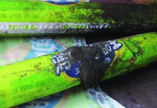 饲料包装袋边缘发霉